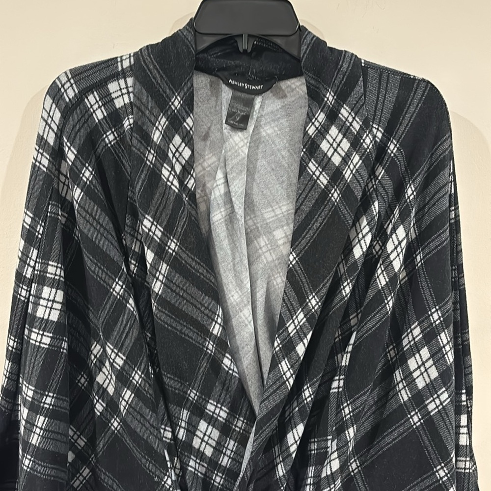 Ashley Stewart Black White Plaid Cape Shawl Size 12 - Picture 2 of 8